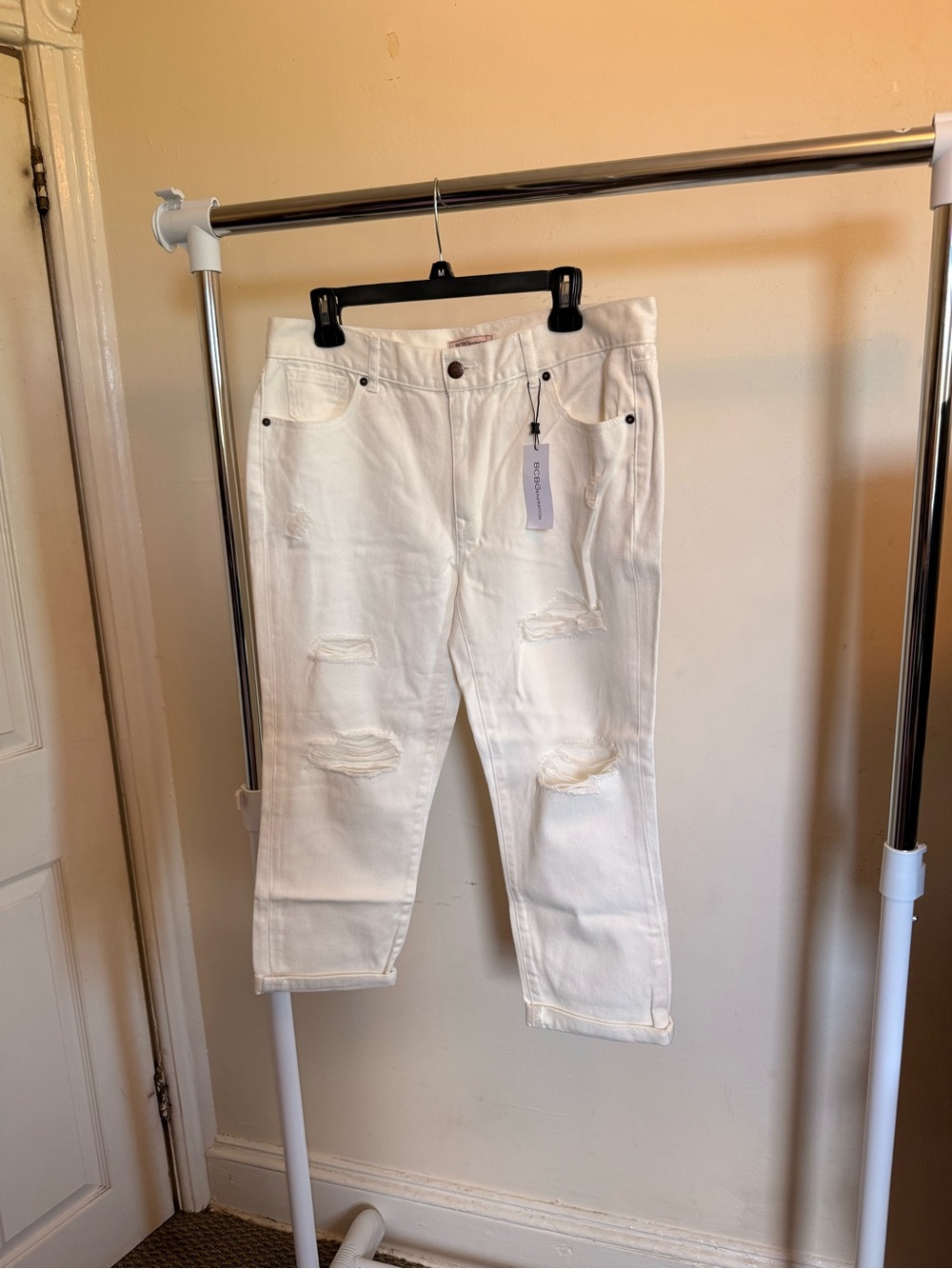 BCBGeneration White Distressed Capri Jeans